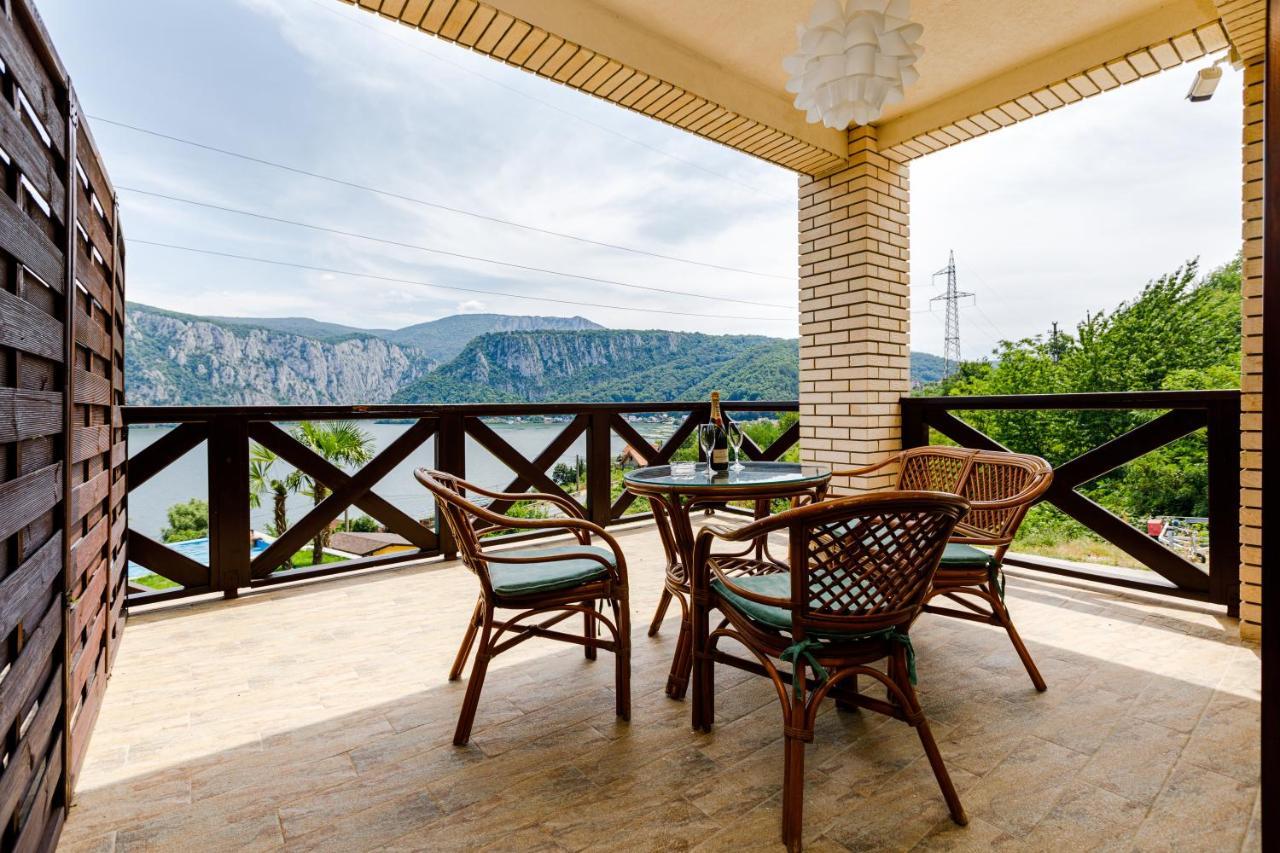 Rex Infinity View 4* Cazanele Dunarii Dubova Exteriör bild