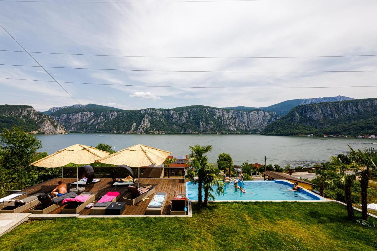 Rex Infinity View 4* Cazanele Dunarii Dubova Exteriör bild