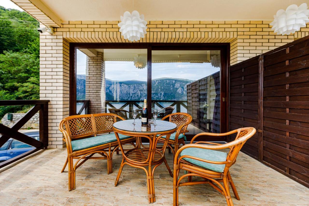 Rex Infinity View 4* Cazanele Dunarii Dubova Exteriör bild
