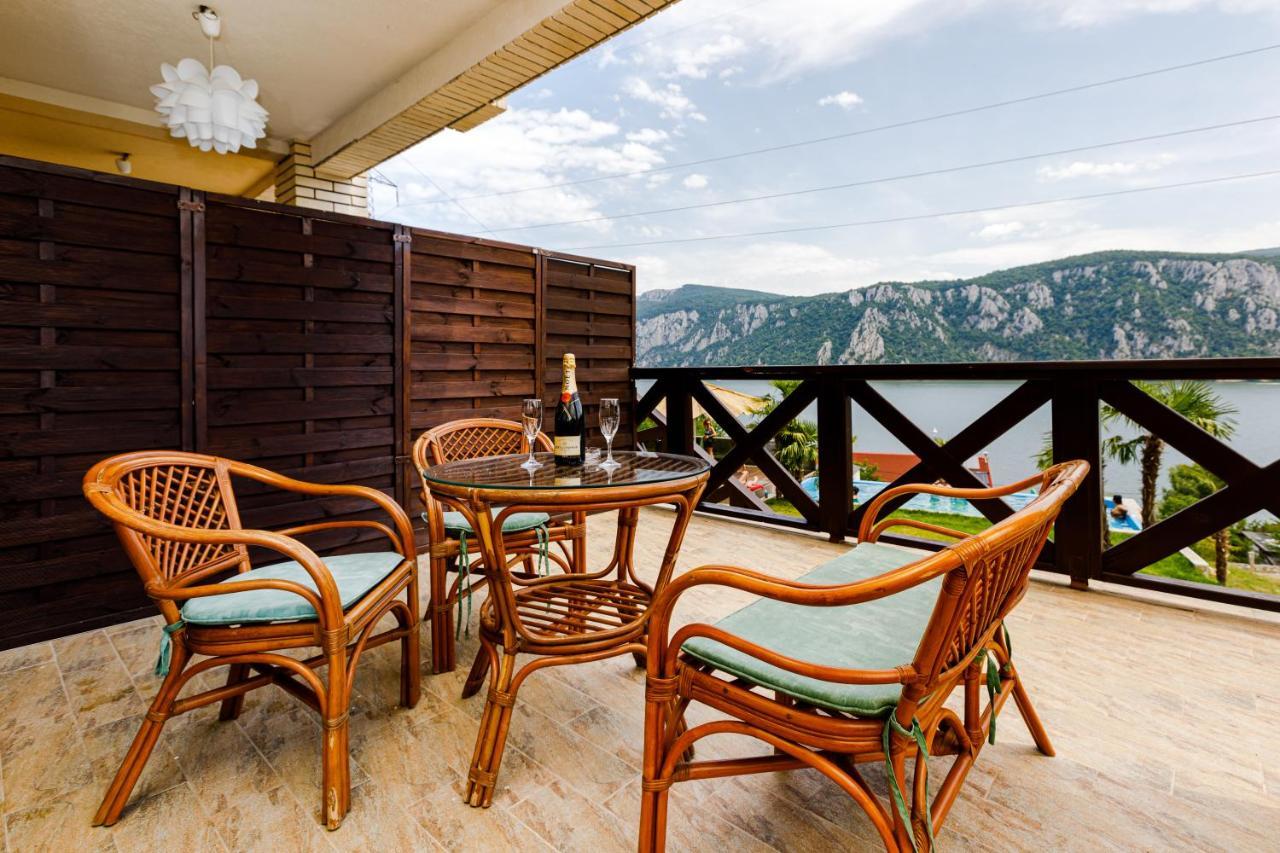 Rex Infinity View 4* Cazanele Dunarii Dubova Exteriör bild