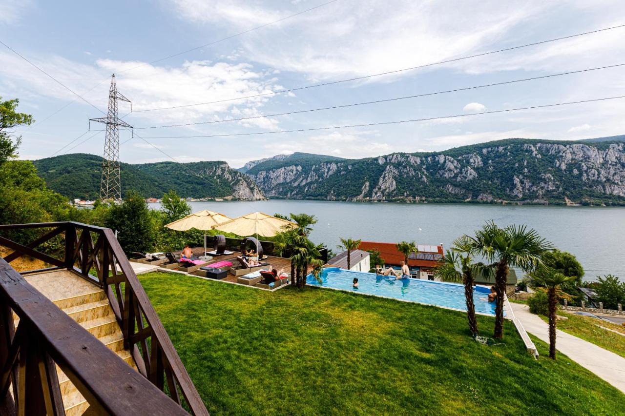 Rex Infinity View 4* Cazanele Dunarii Dubova Exteriör bild
